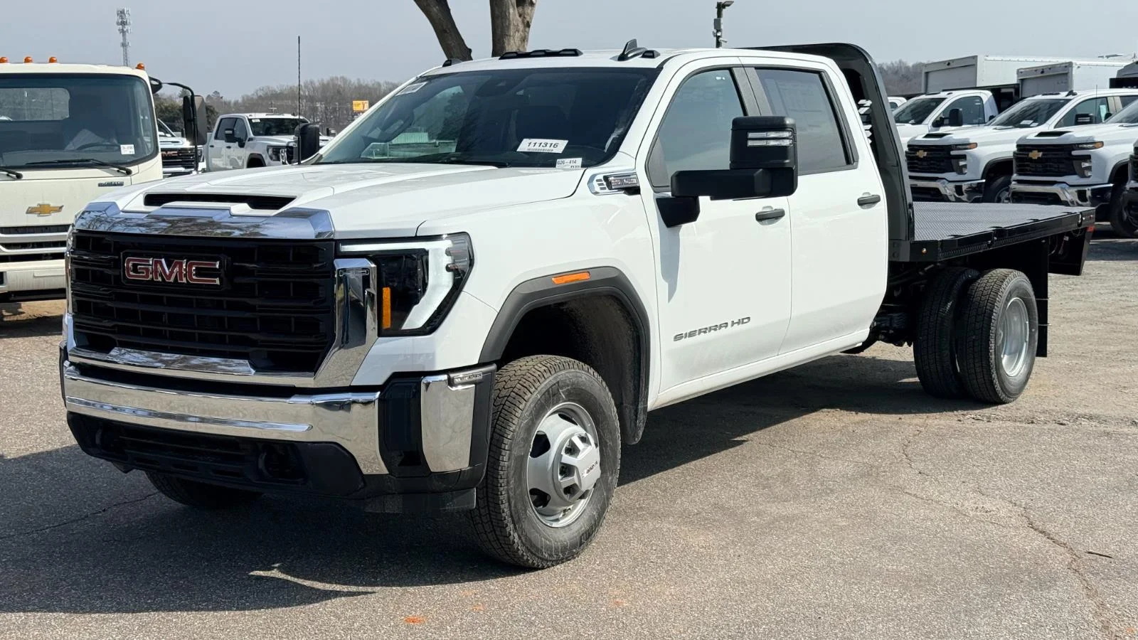 New 2026 Summit White GMC Pro image 2