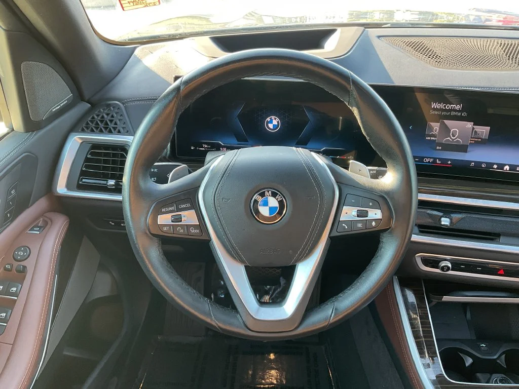 Used 2026 Gray BMW sDrive40i image 21