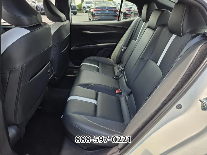 Used 2025 Ice TOYOTA SE image 11