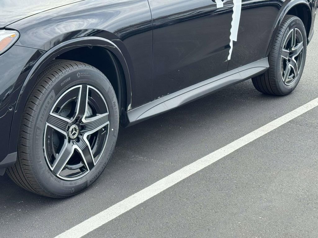 New 2026 Black Mercedes-Benz GLC 300 image 12