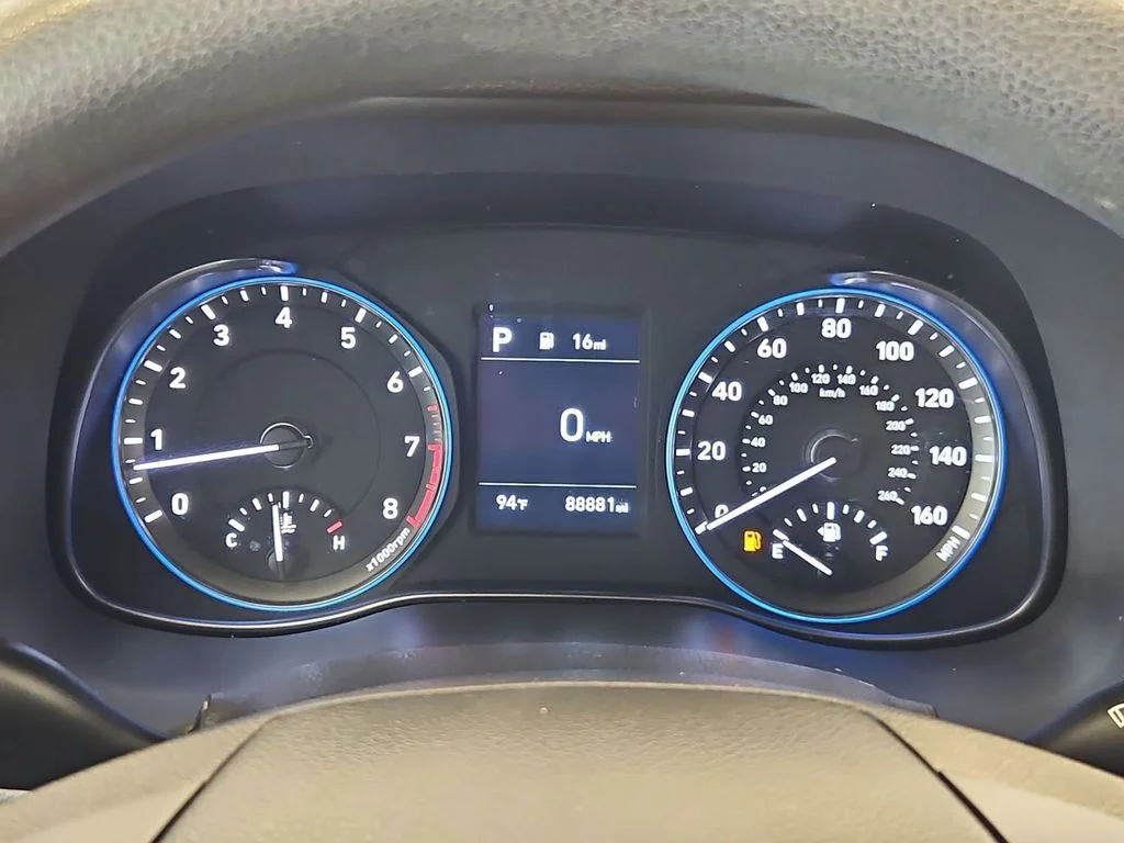 Used 2019 Sunset Orange Hyundai SE image 15
