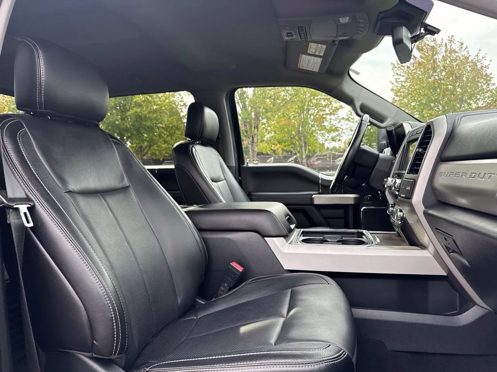 Used 2020 Black Metallic Ford Lariat image 23