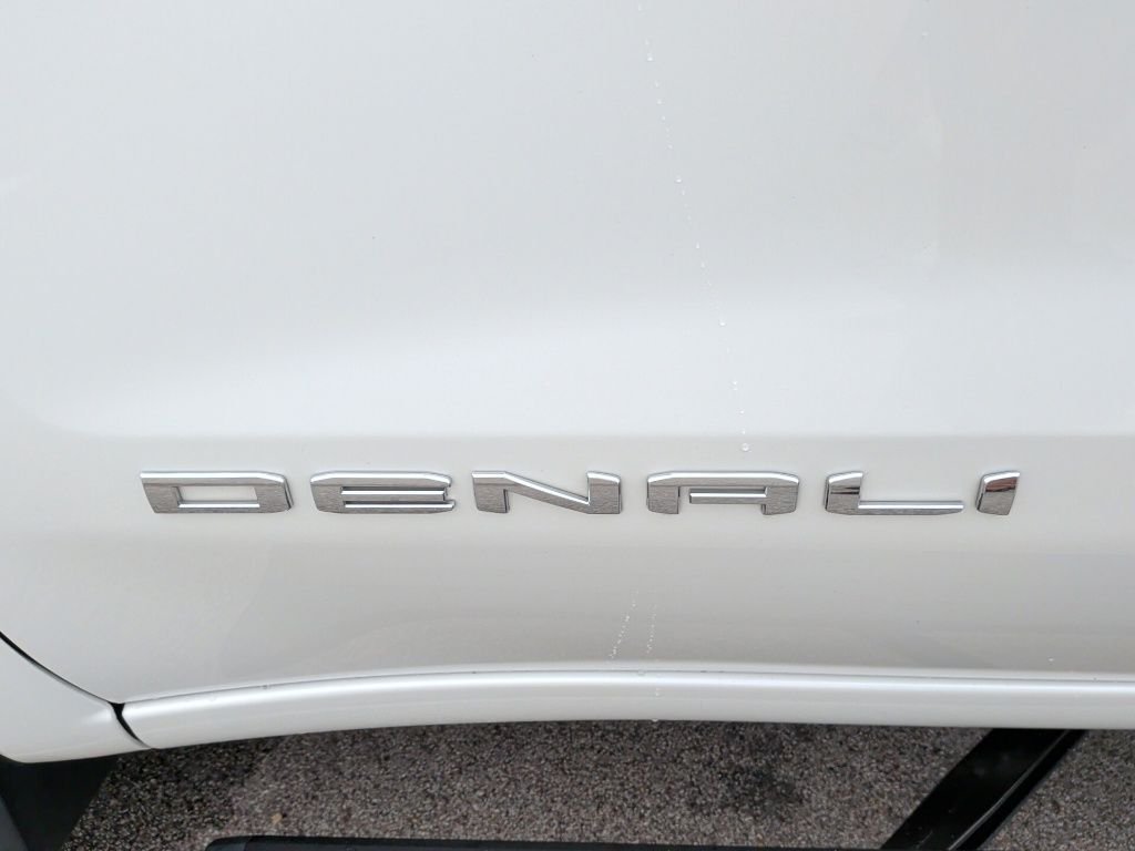 Used 2025 White Frost Tri-Coat GMC Denali Ultimate image 51