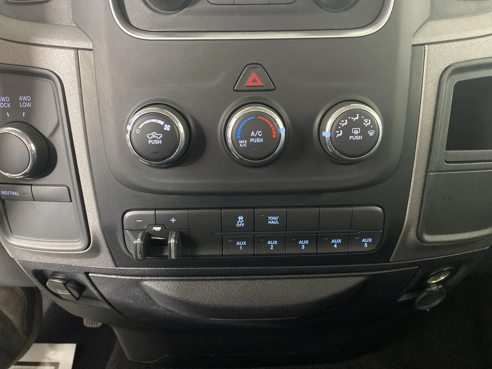 Used 2017 Bright White Clearcoat Ram Tradesman image 10