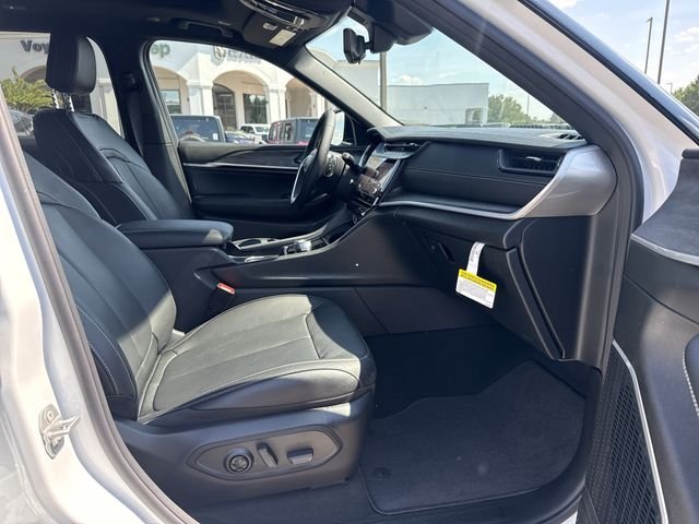 New 2026 White Jeep Limited Reserve image 17