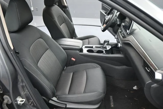 Used 2024 Gray Nissan 2.5 SV image 14