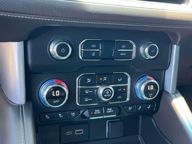 Used 2021 Blue GMC SLT image 37