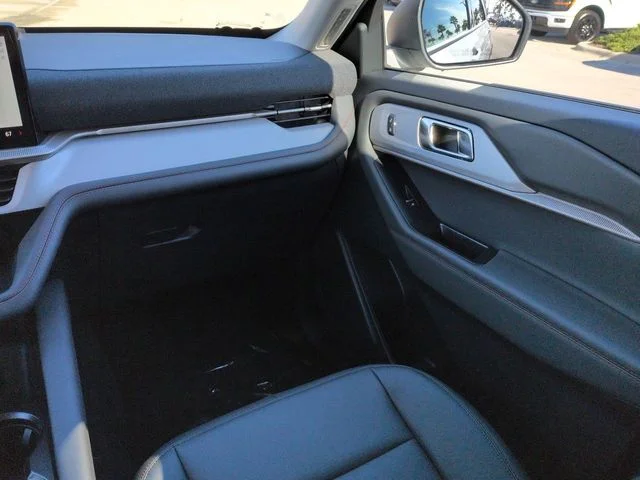 New 2026 Star White Metallic Tri-Coat Ford Active image 17