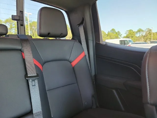 2023 Chevrolet Colorado Z71 - Photo 16