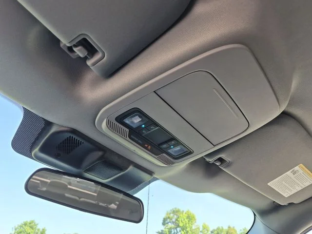 Used 2025 Silver Ford XLT image 28
