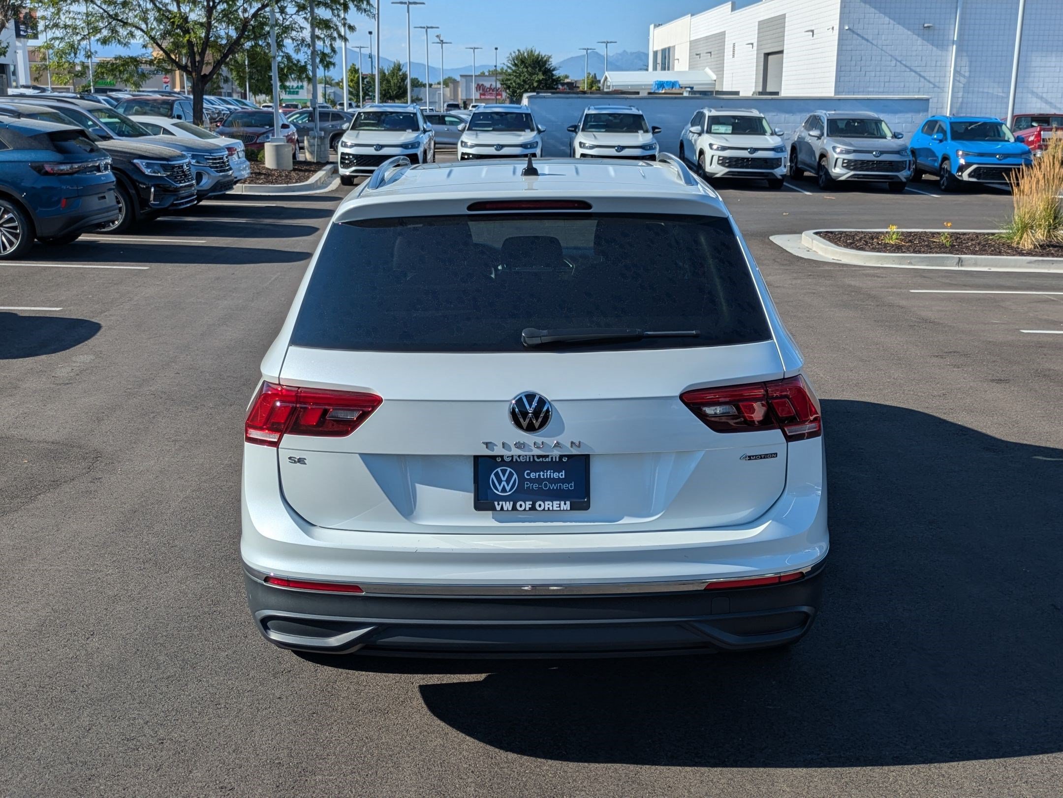 Certified Used 2023 Opal White Volkswagen SE image 5