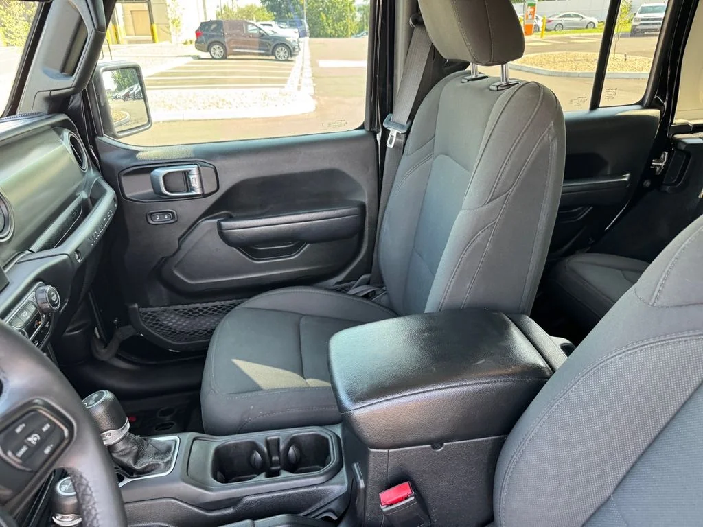 Used 2023 Black Jeep Sport S image 10