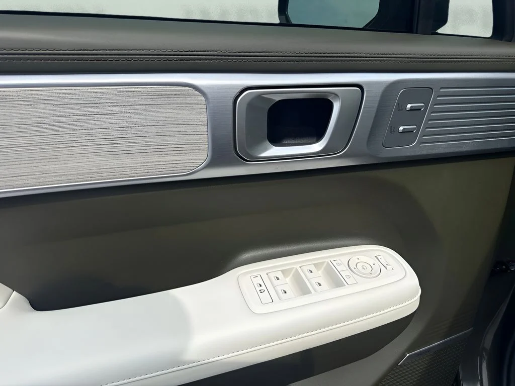 Used 2024 Green Hyundai Calligraphy image 23