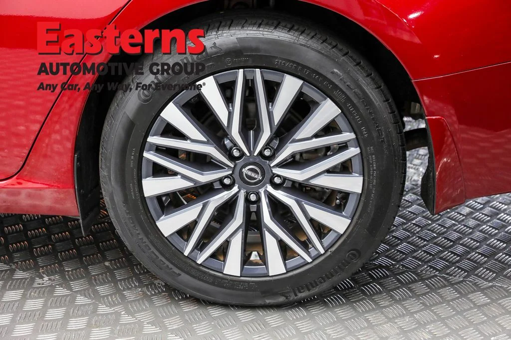 Used 2023 Red Nissan 2.5 SV image 8