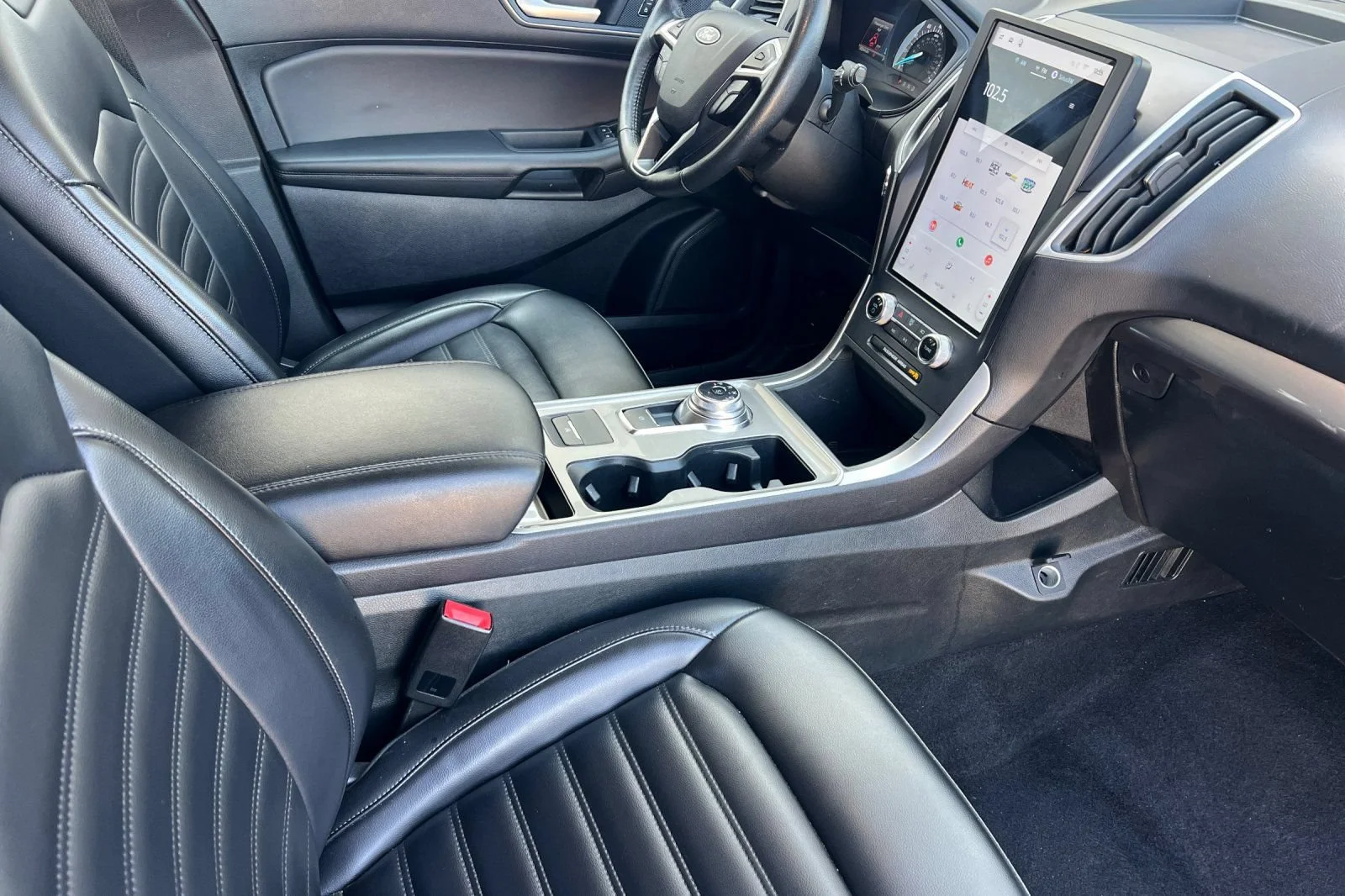 Used 2024 Gray Ford SEL image 16