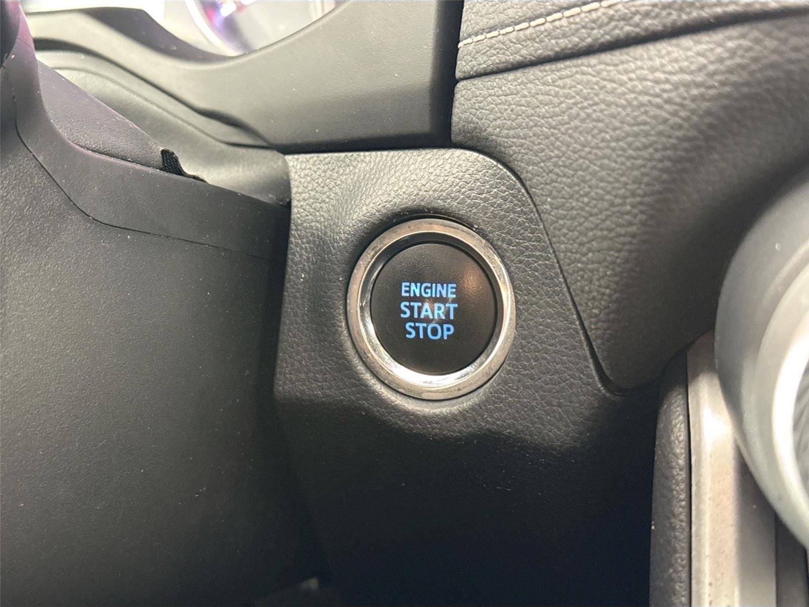Used 2021 Silver Sky Metallic Toyota XLE image 18