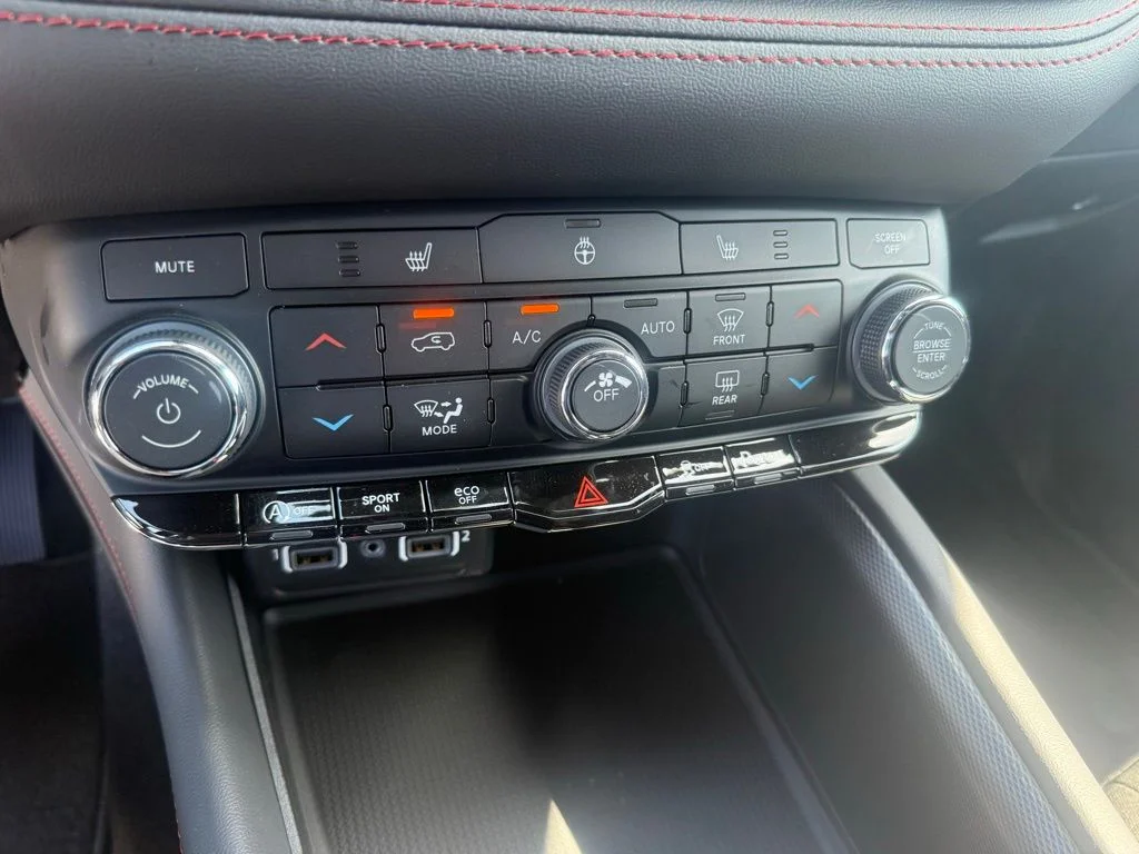 New 2026 Diamond Black Clear-Coat Exterior Paint Dodge GT image 16
