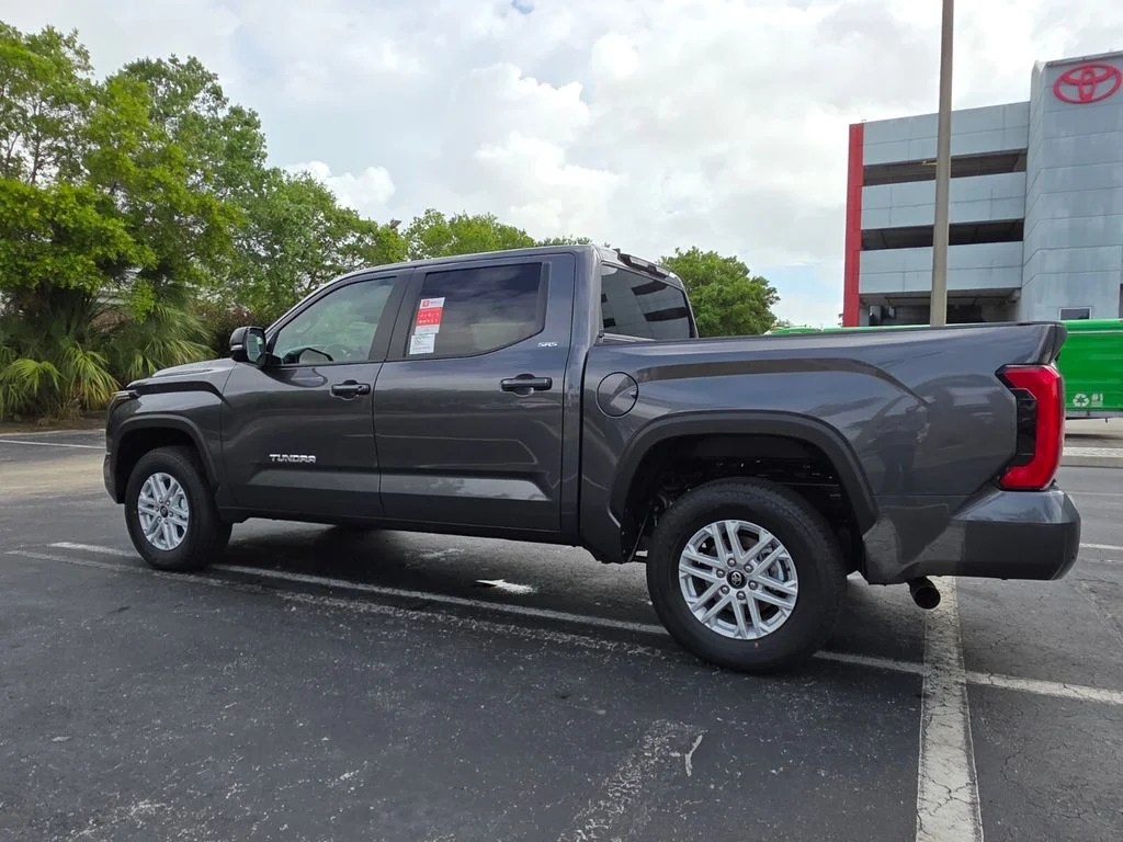 2026 Toyota Tundra SR5 - Photo 9