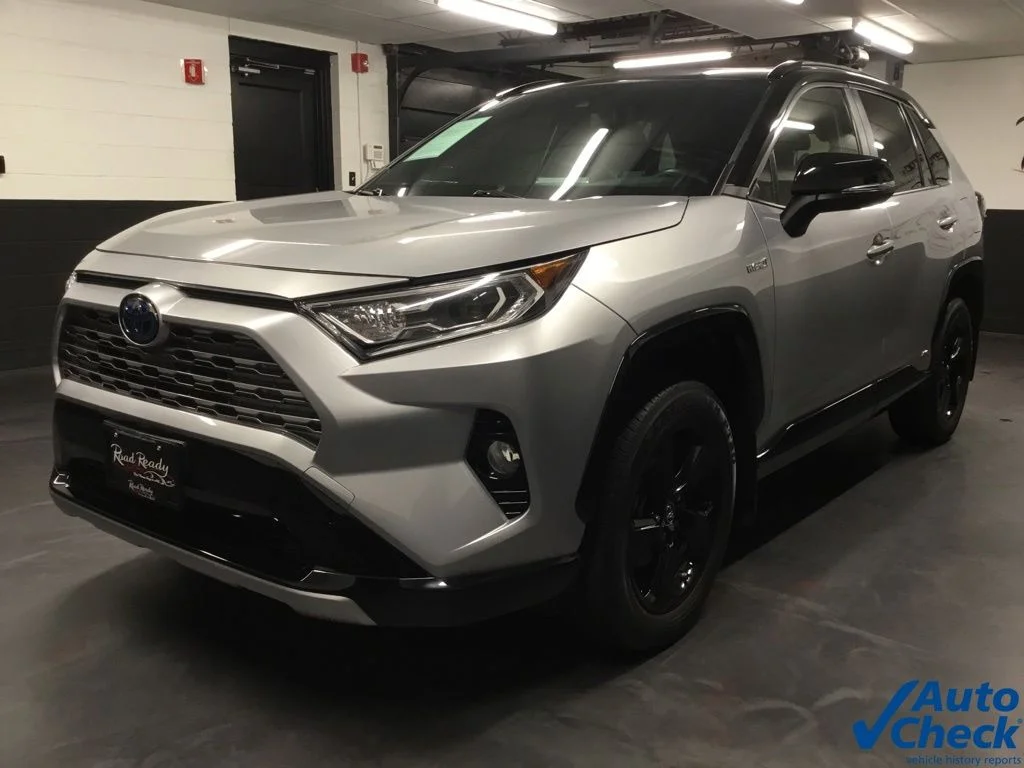 Used 2019 Silver Toyota XSE image 5