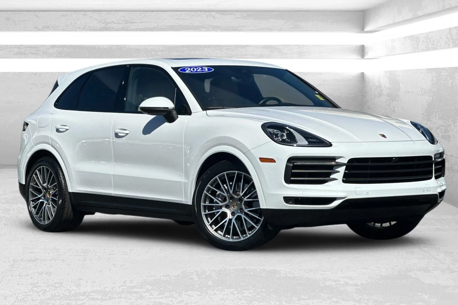 2023 Porsche Cayenne Platinum Edition's photo