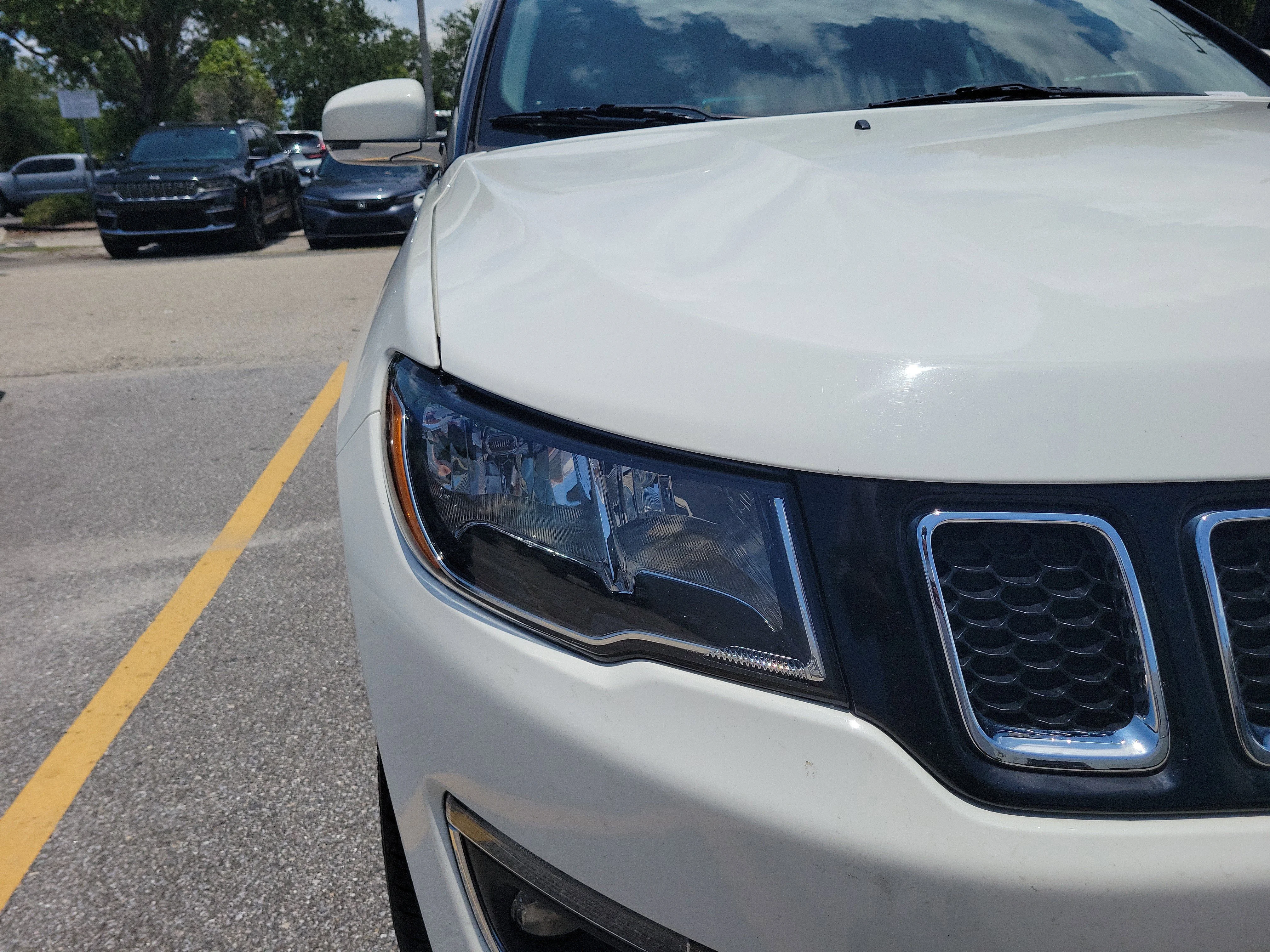 Used 2019 White Clearcoat Jeep Limited image 7
