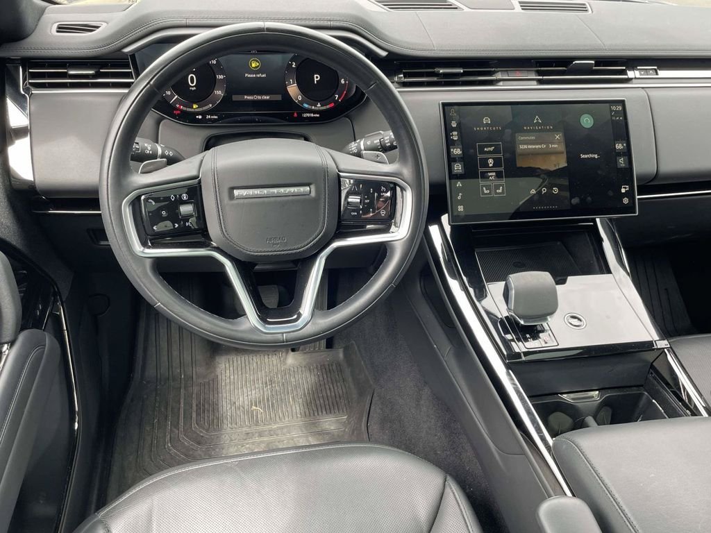 Used 2024 Black Land Rover SE image 9