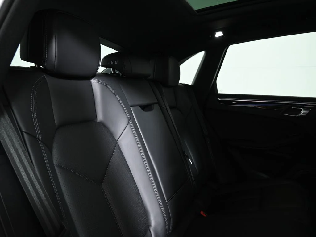2026 Porsche Macan T - Photo 42