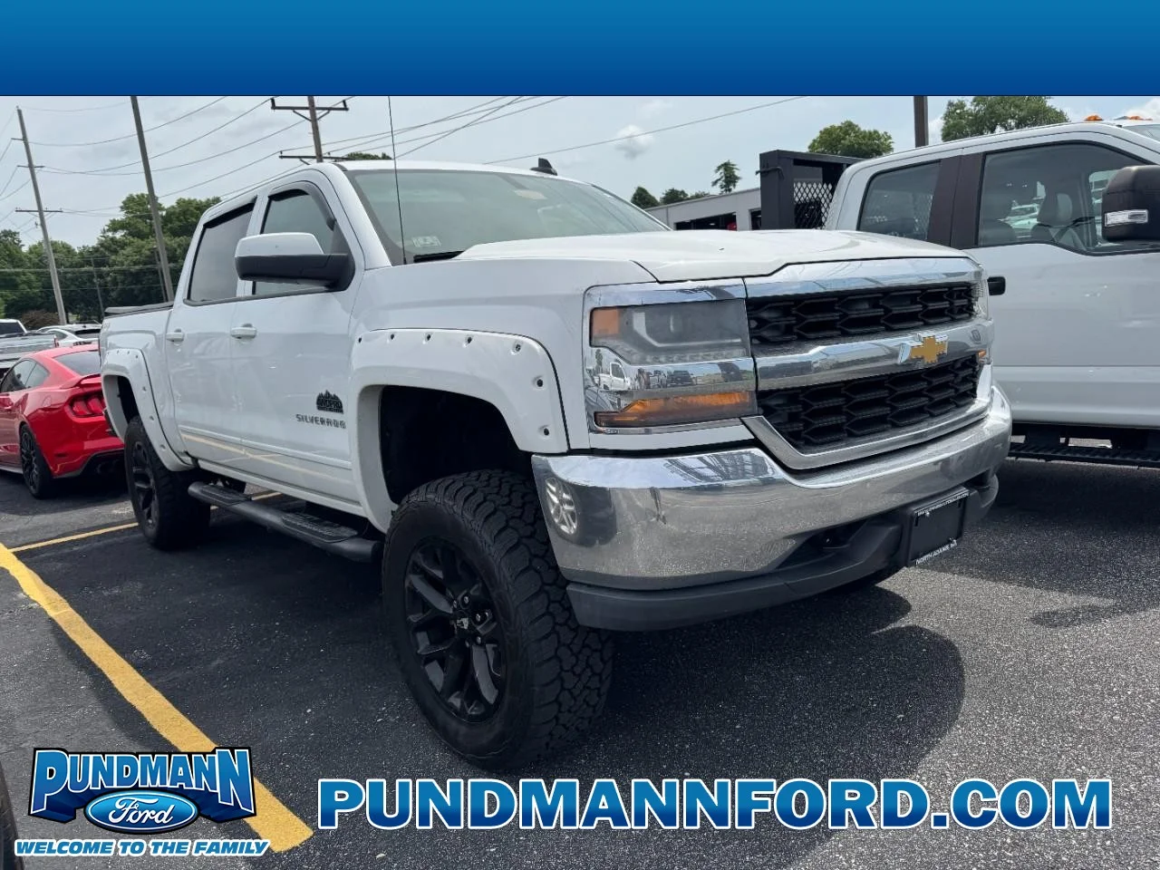 Used 2016 Summit White / White Chevrolet 4WD Crew Cab 143.5" LT w/1LT image 1