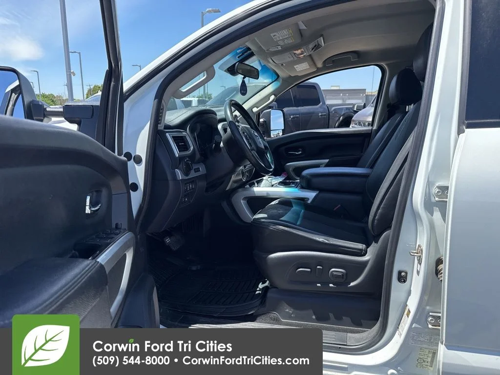 Used 2018 White Nissan PRO-4X image 9