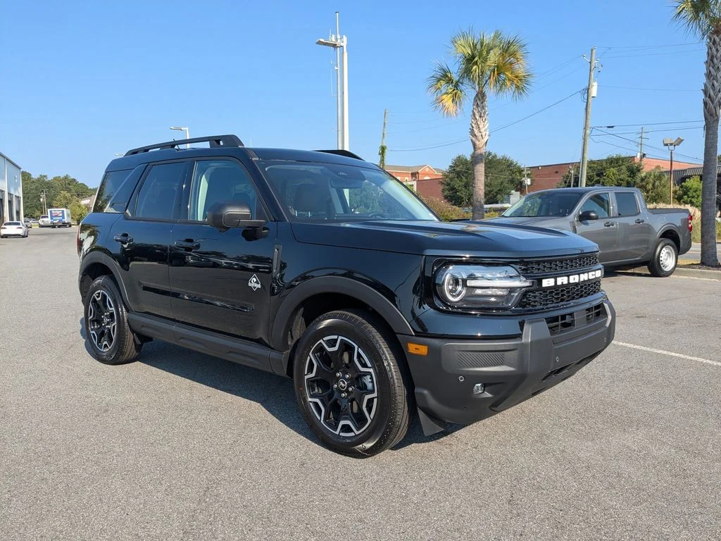 New 2025 Shadow Black Ford Outer Banks image 2
