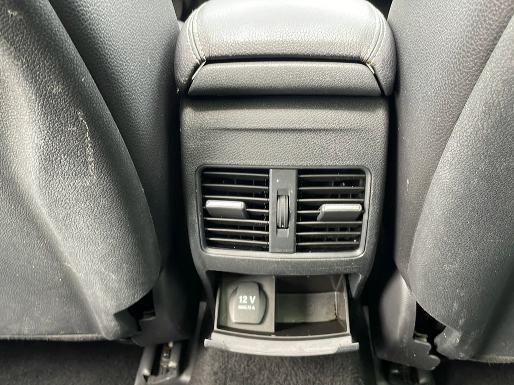 Used 2018 White Mercedes-Benz GLA 250 image 18