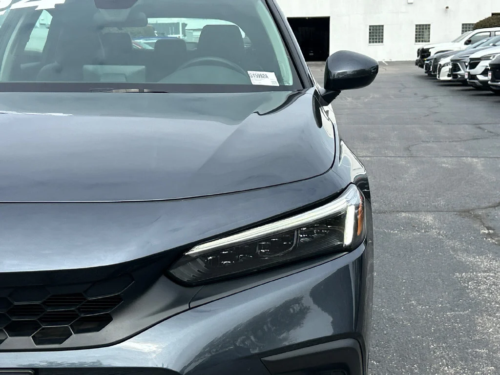 2024 Honda Civic Hatchback EX-L - Photo 11