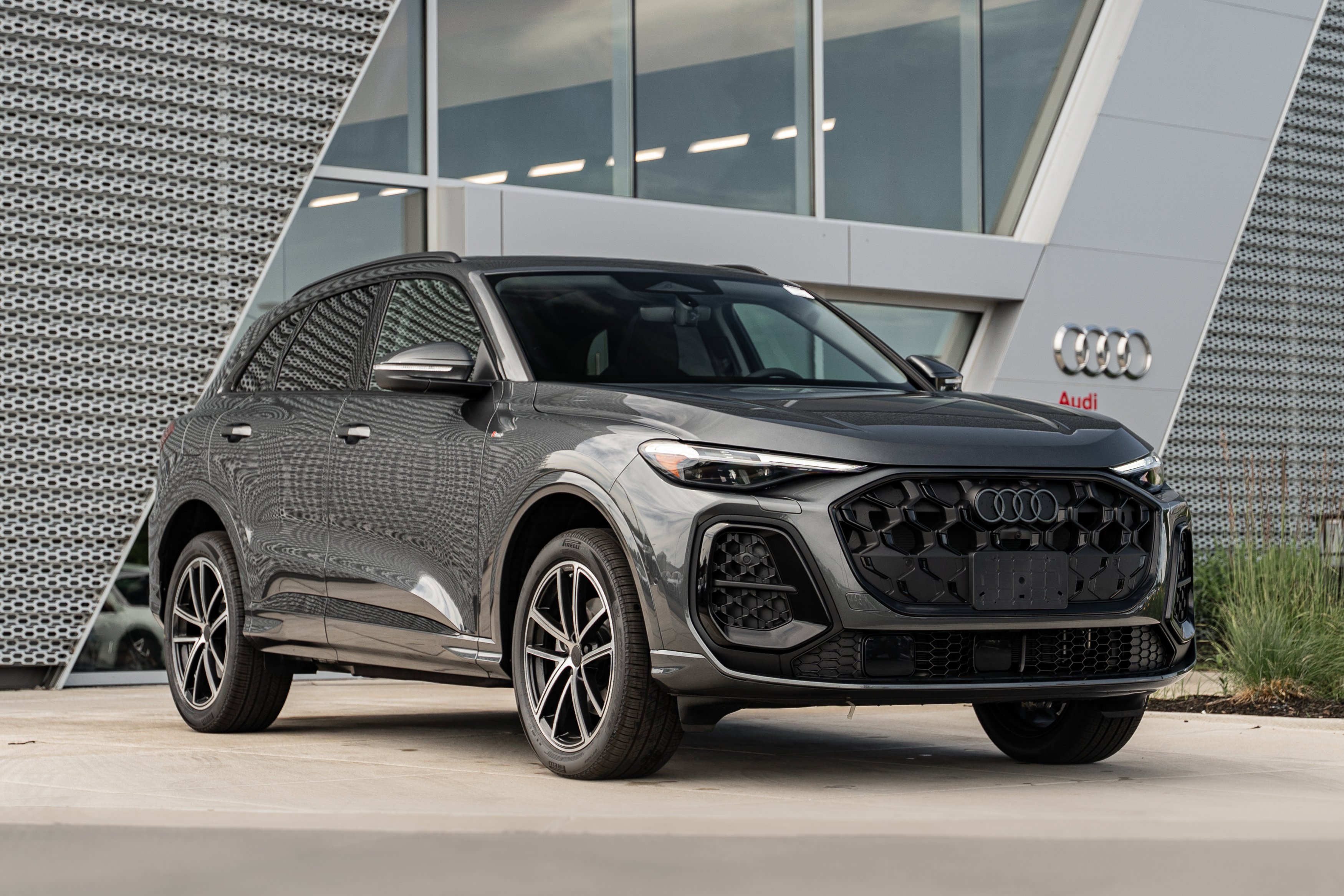 2026 Audi Q5 Premium Plus quattro's photo