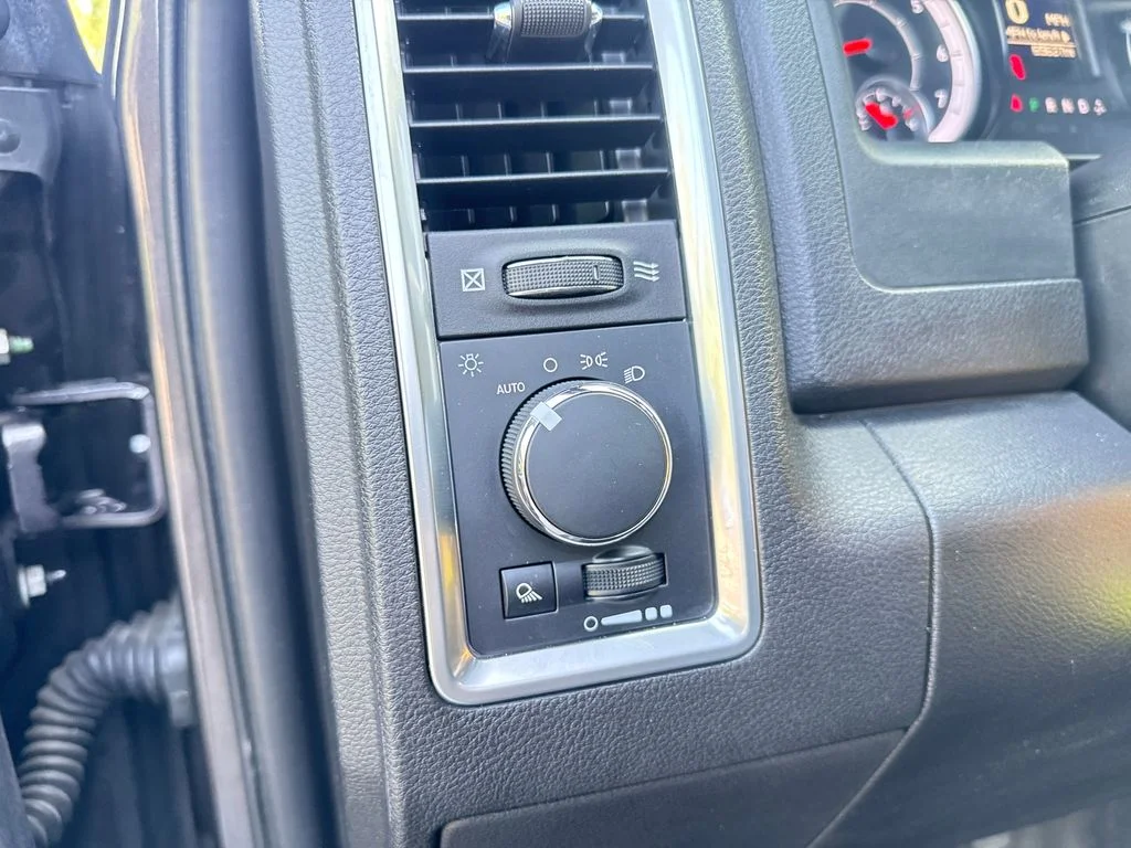 Used 2021 Gray Ram Warlock image 13