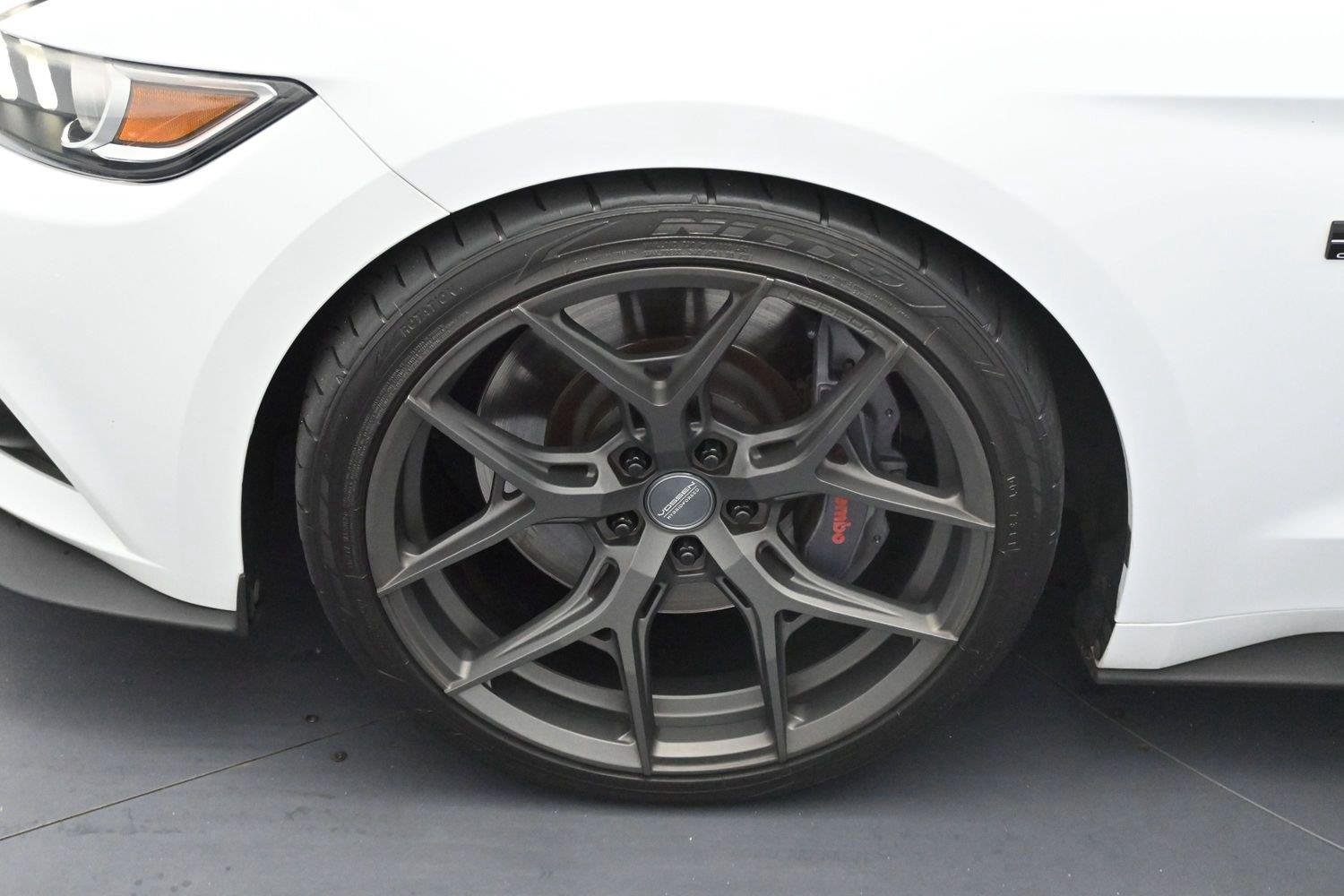 Used 2016 Oxford White Ford GT image 32