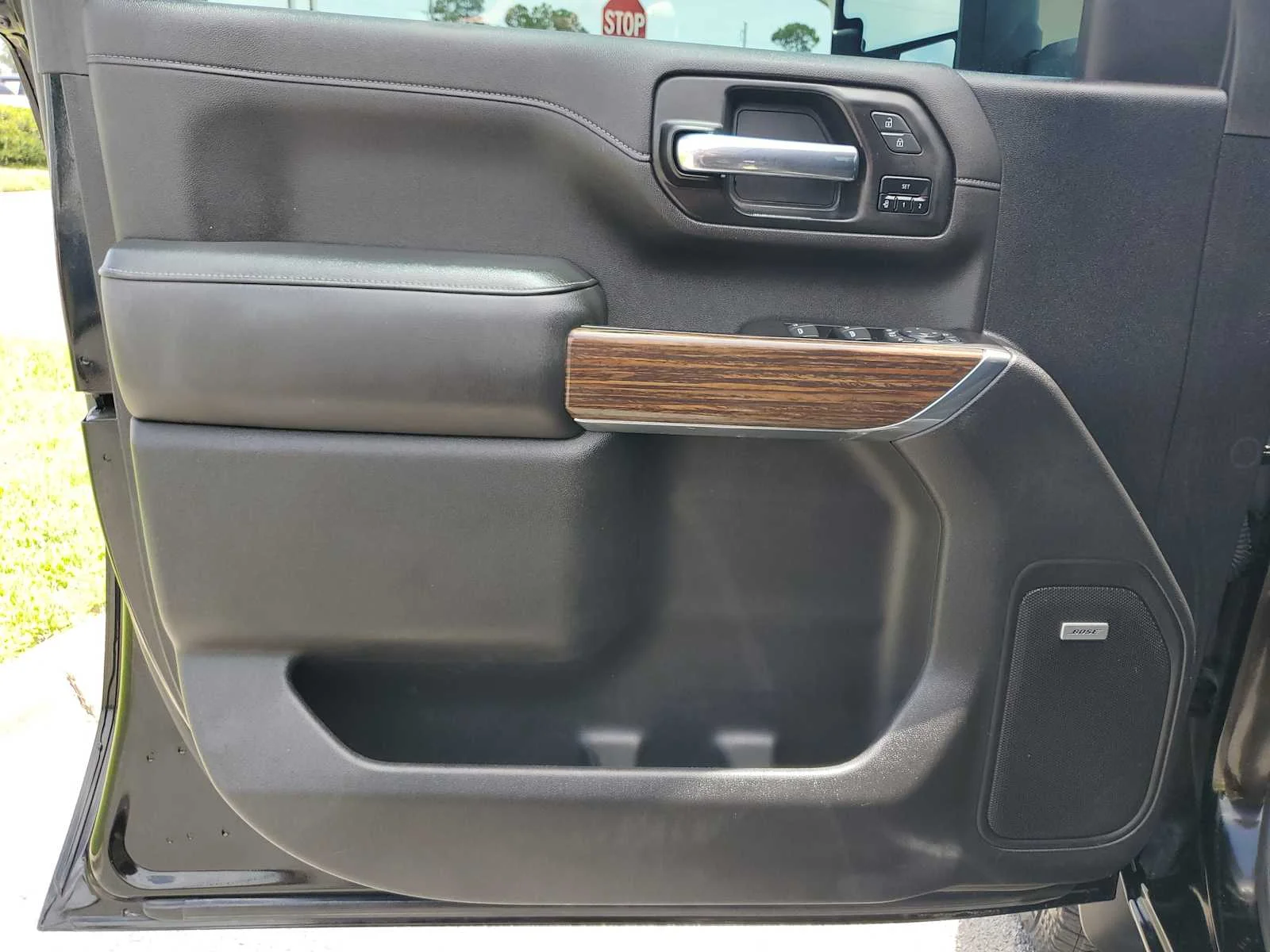 Used 2022 Black Chevrolet High Country image 22