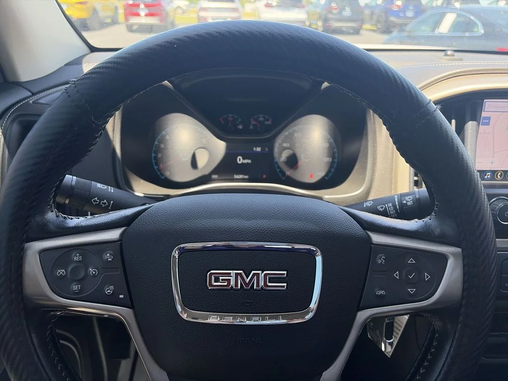 Used 2022 White GMC Denali image 14