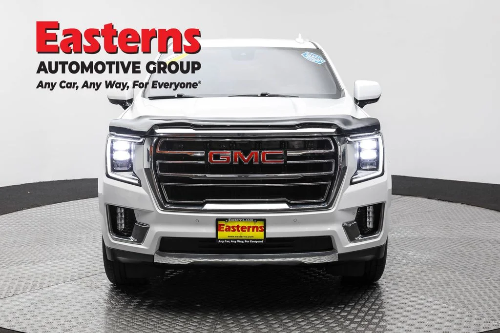 Used 2023 White GMC SLT image 2