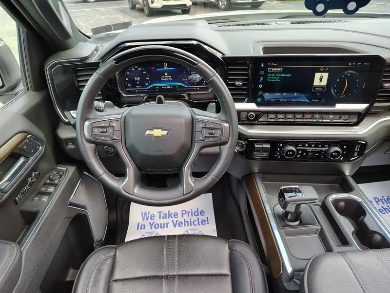 Used 2025 Beige Chevrolet High Country image 37