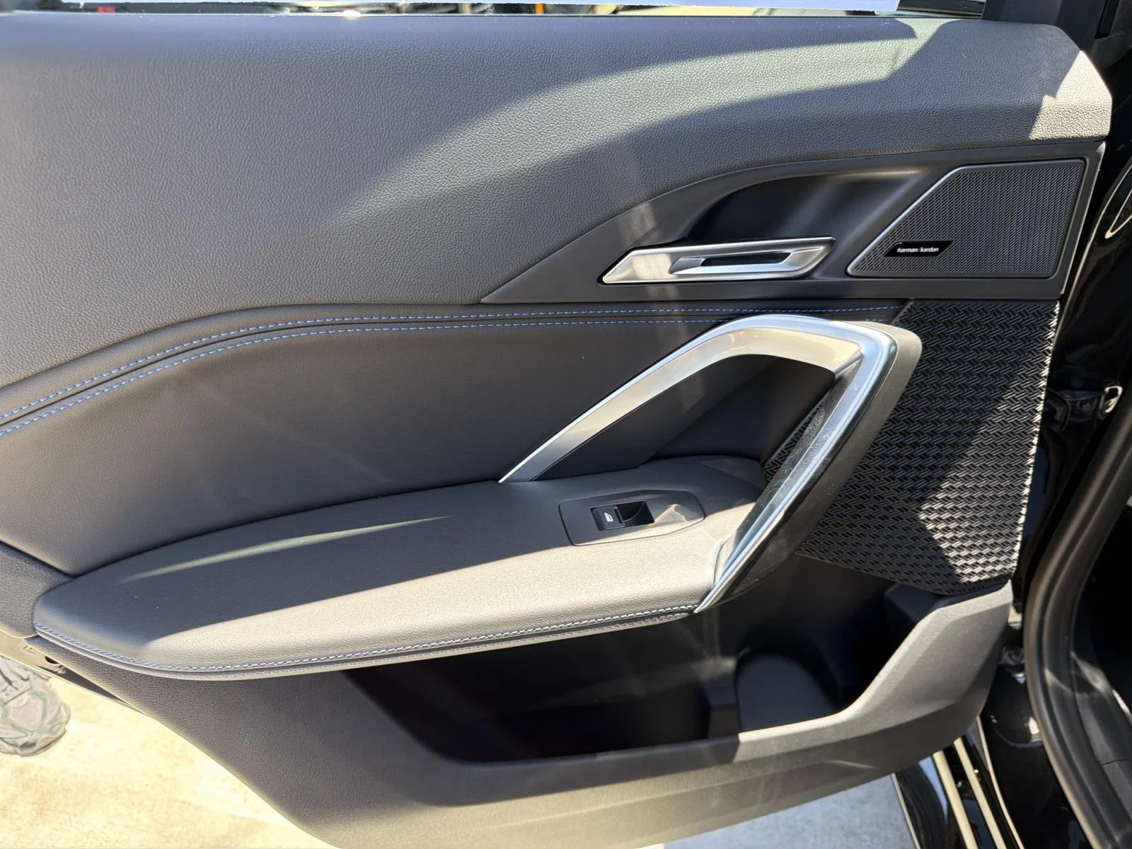 New 2026 Black Sapphire Metallic BMW M35i image 9