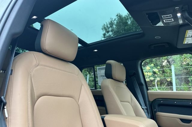 New 2026 Woolstone Green Land Rover S image 16