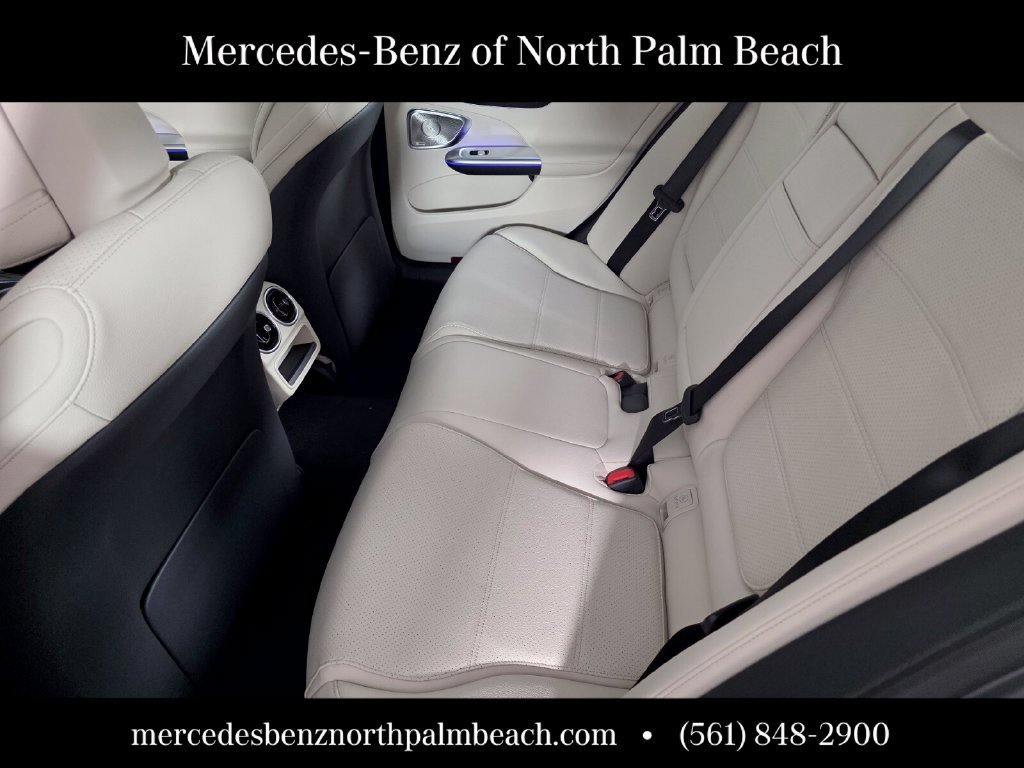 New 2026 Selenite Grey Metallic Mercedes-Benz C 300 image 40