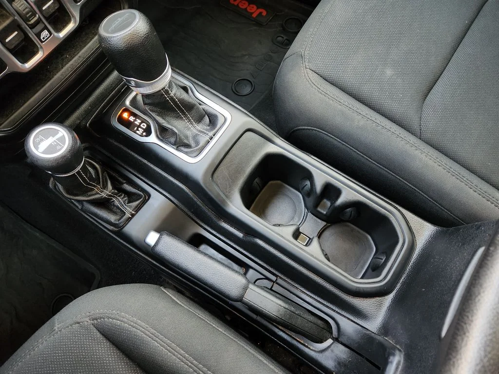 Used 2020 Black Clearcoat Jeep Overland image 22