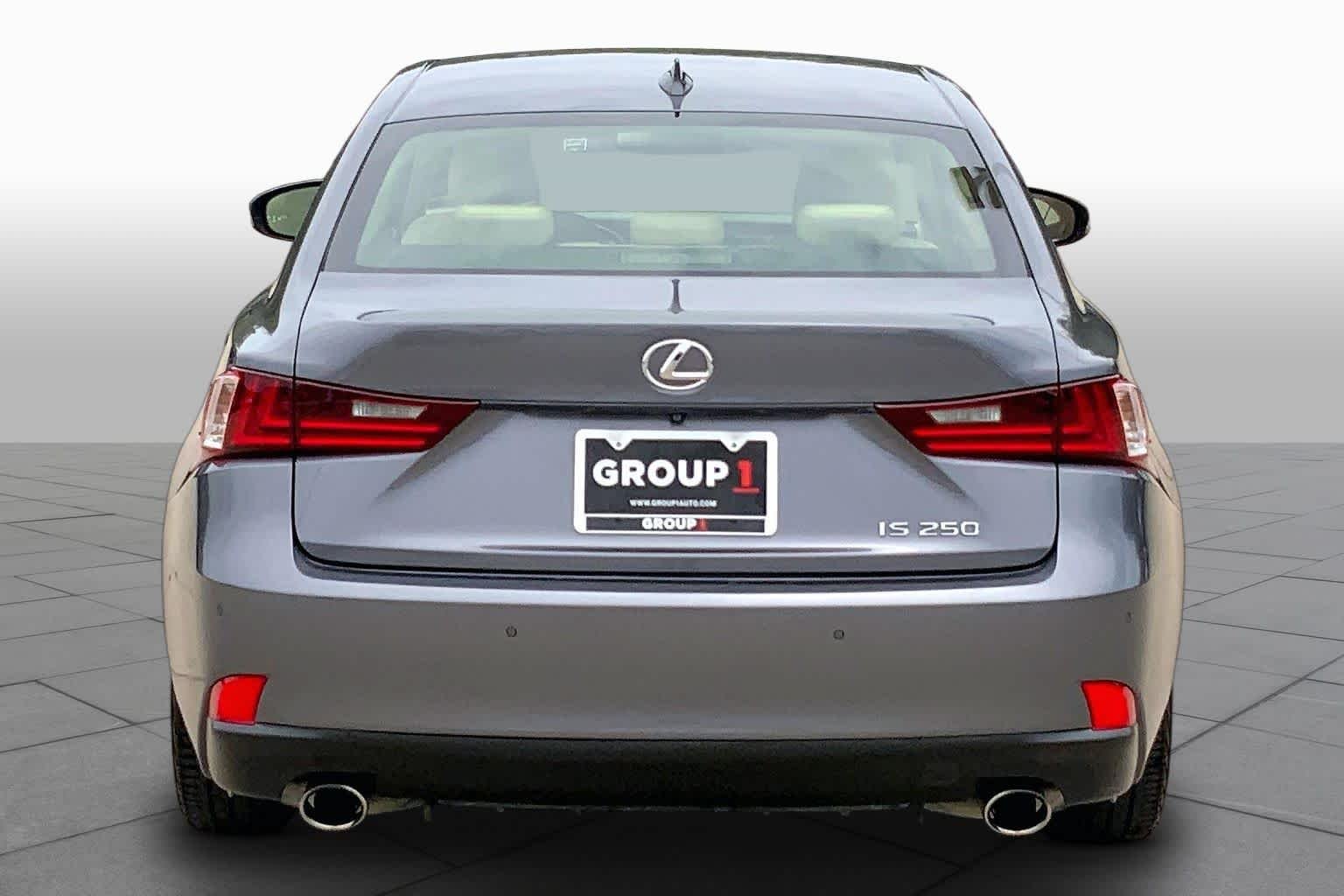 Used 2014 Nebula Gray Pearl Lexus  image 5