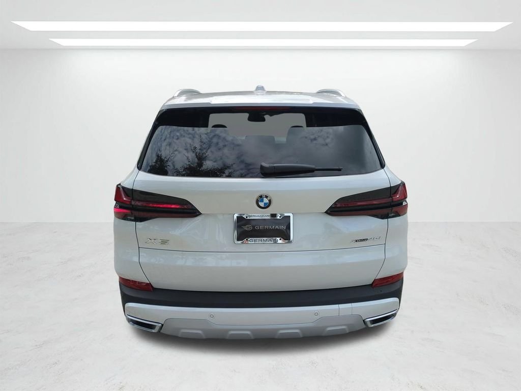 New 2026 White Metallic BMW xDrive40i image 5