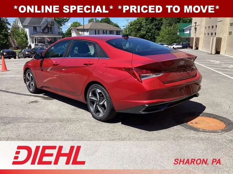 Used 2022 Red Hyundai SEL image 5