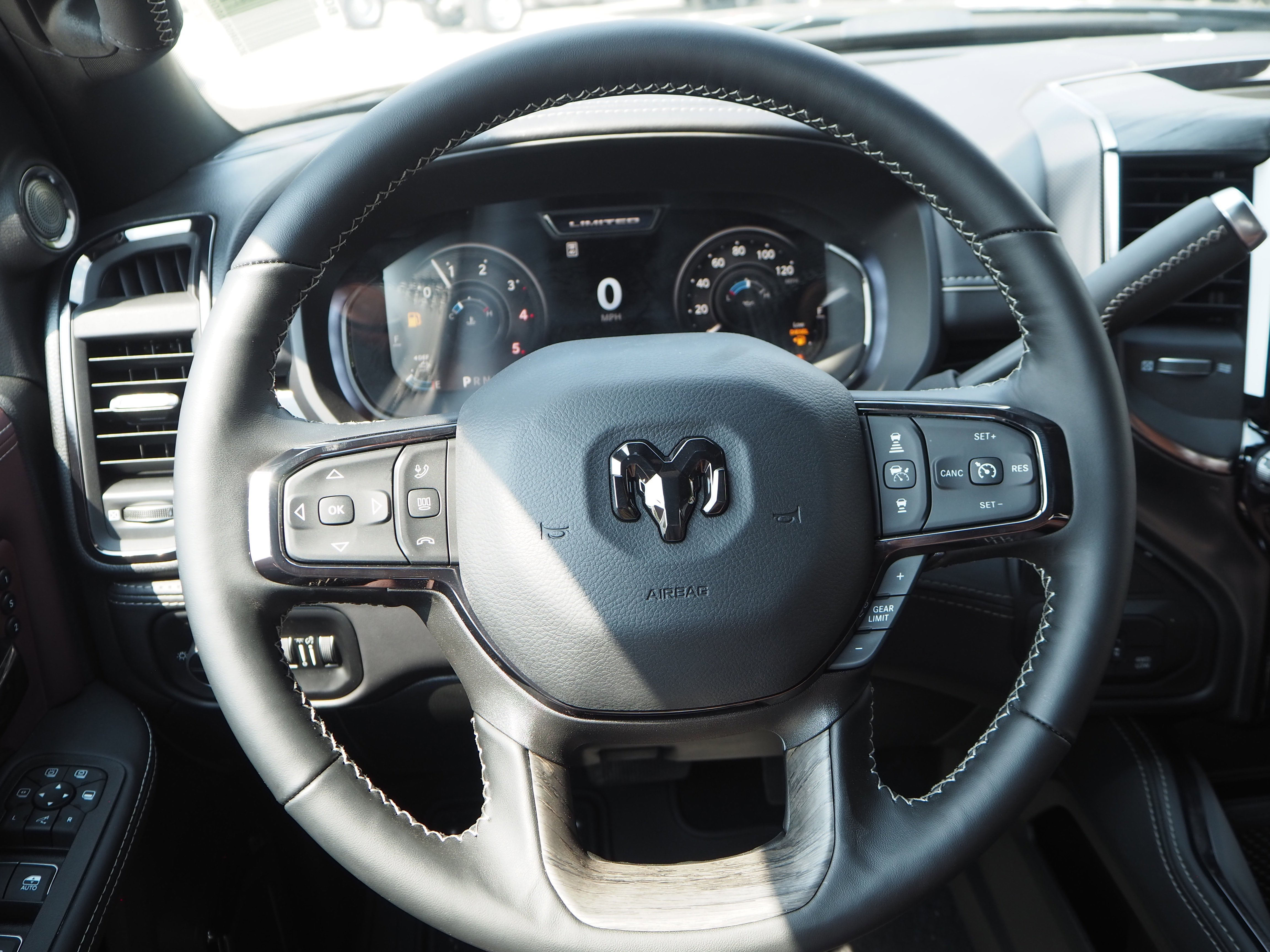 2025 RAM 2500 Limited - Photo 32