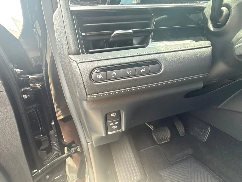 2025 INFINITI QX80 Sensory 4WD - Photo 16