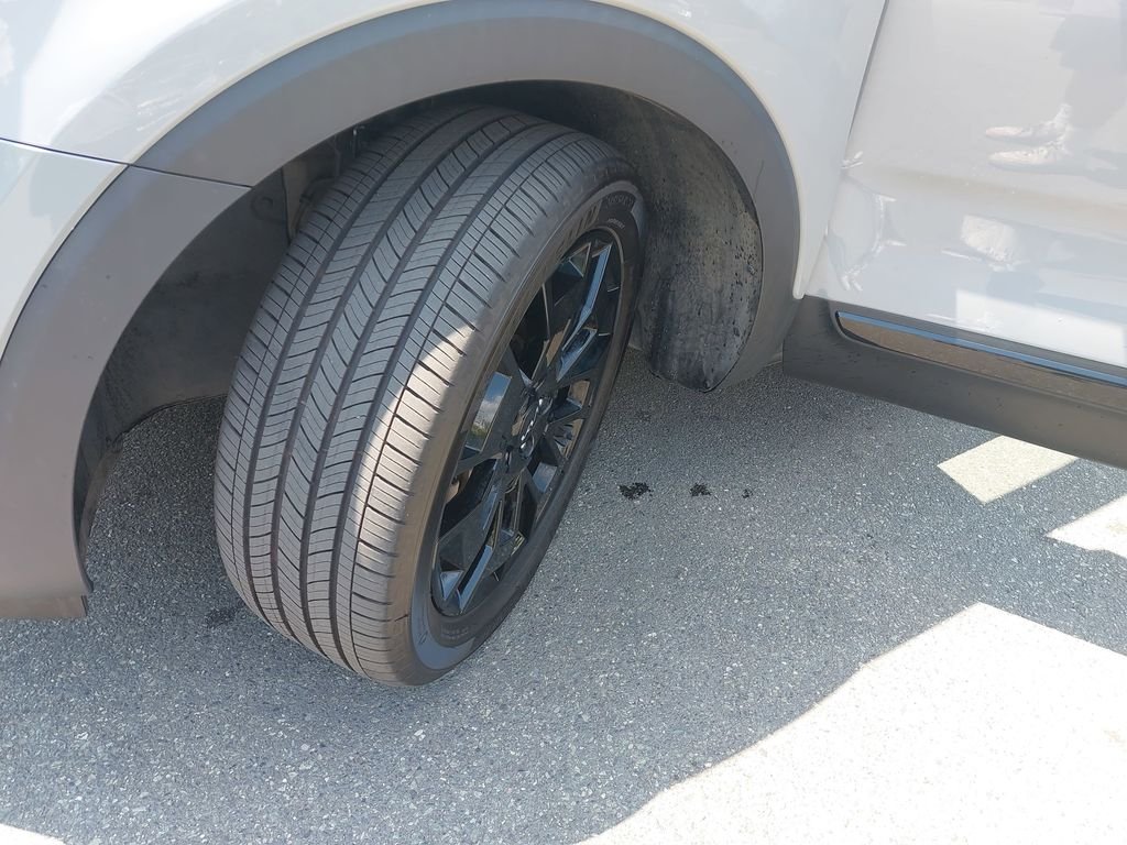 Used 2022 Gray Kia SX image 31