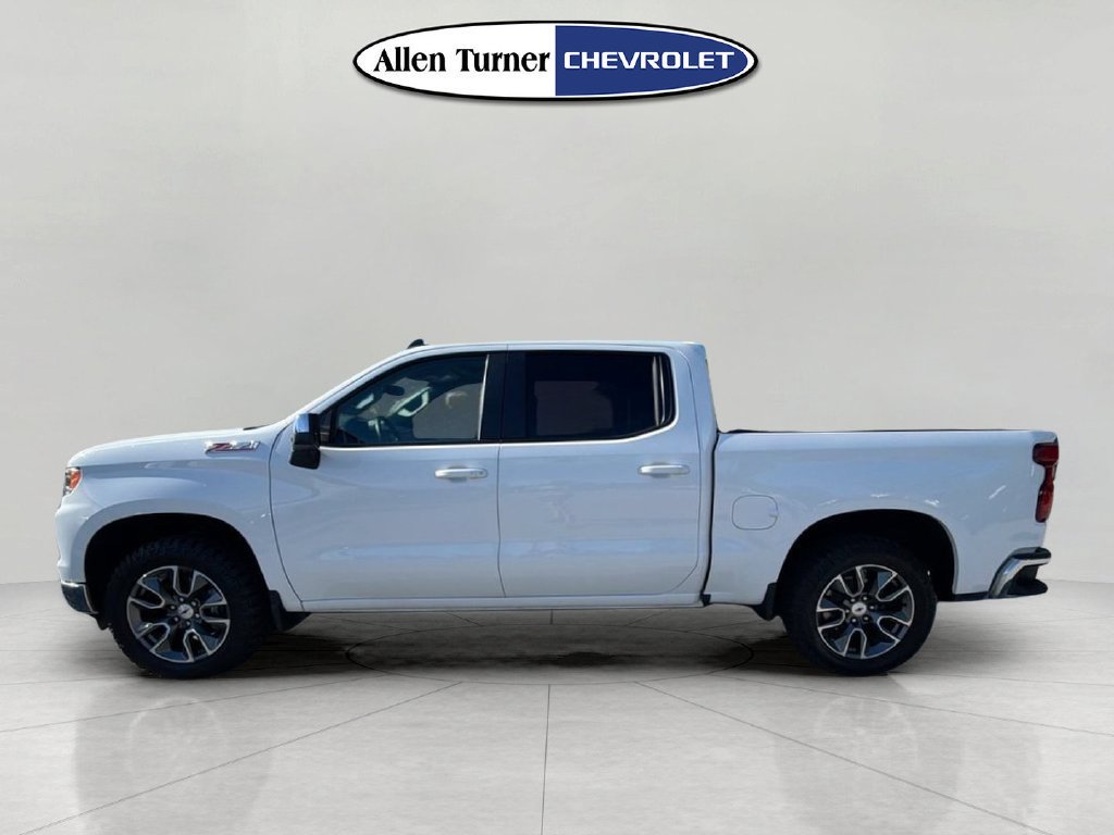 Used 2024 Summit White Chevrolet LT image 6